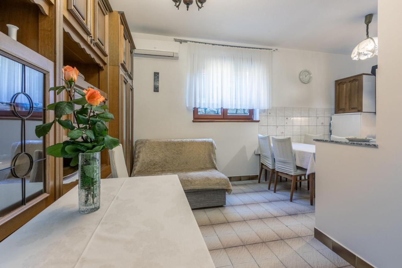Apartments Mirena Crikvenica Exterior photo